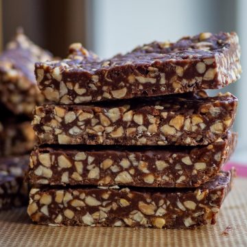 Stack of copycat eat-more bars.