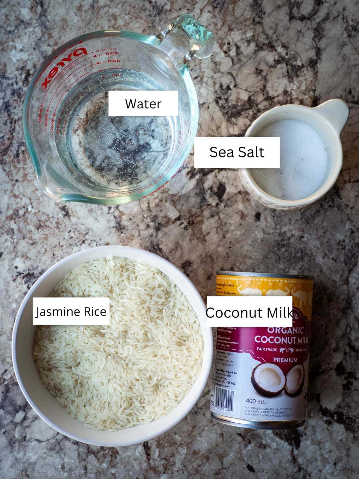 Rice cooker coconut rice ingredients.