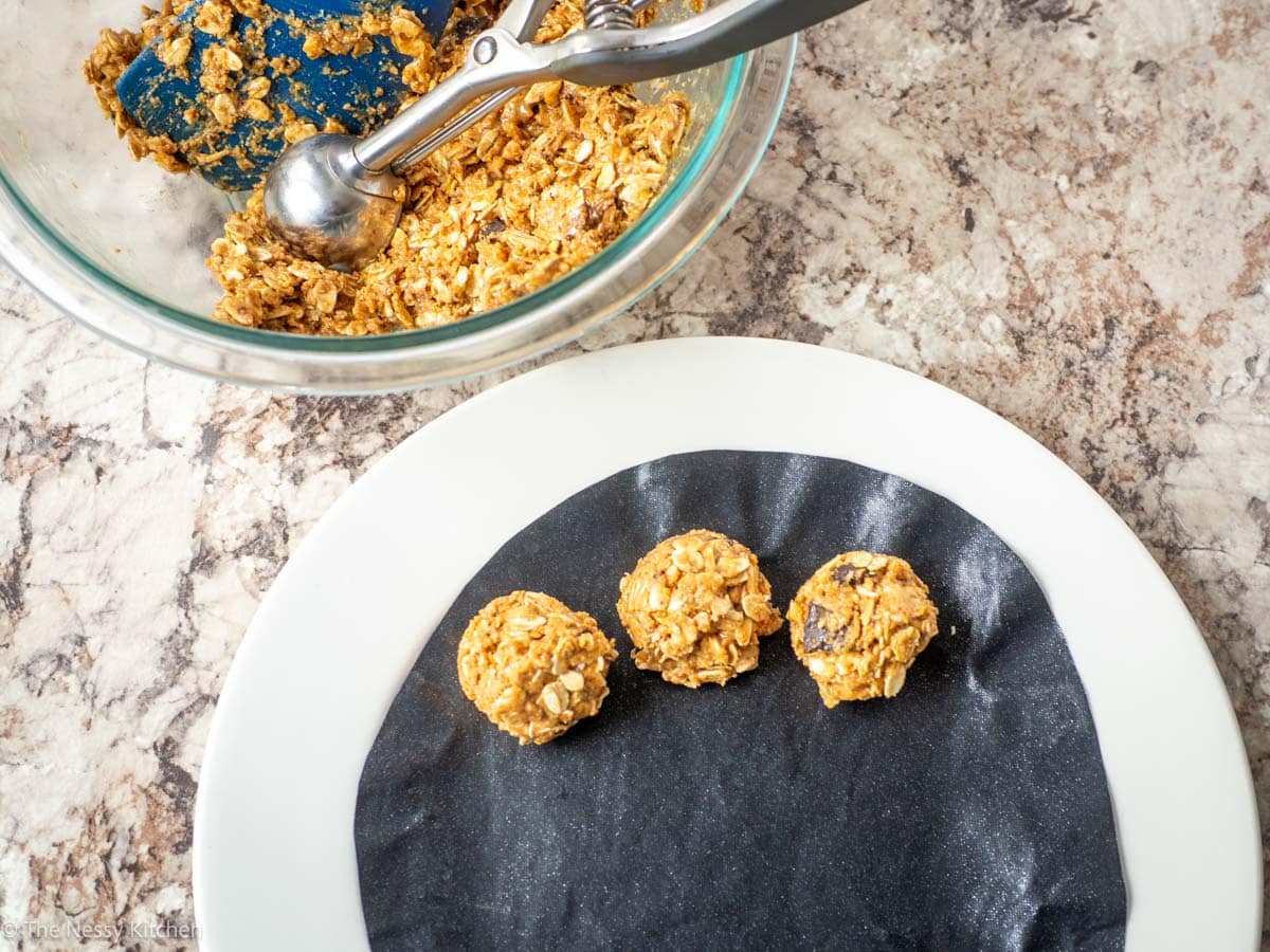 Snack balls shaped on a plate.