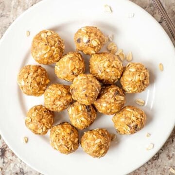 Oatmeal peanut butter balls on a plate.